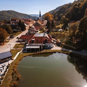 Kozjanski Dvor