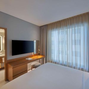 Doubletree By Hilton Sharjah Waterfront Hotel And Residences